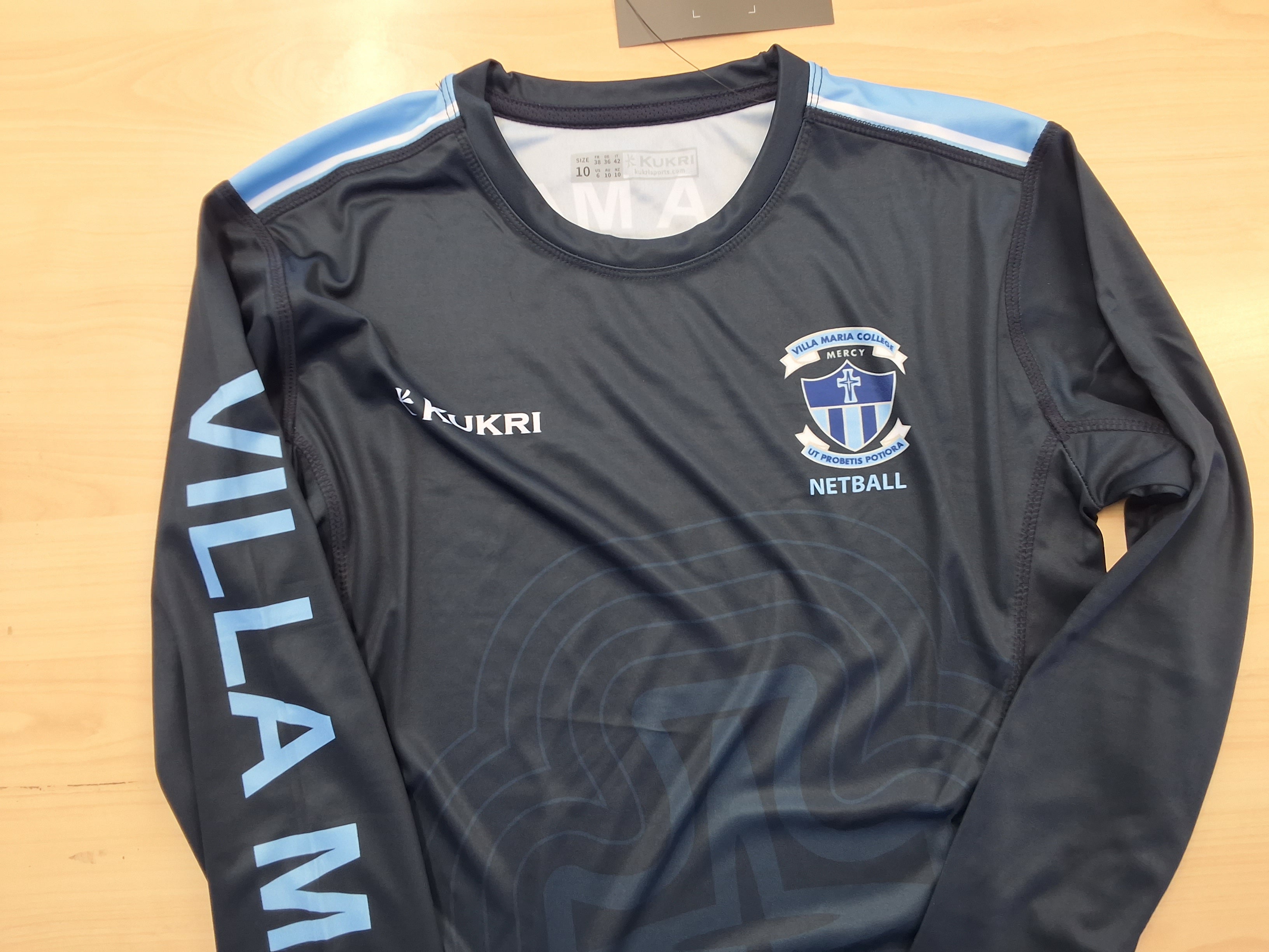 Natball A Team training top